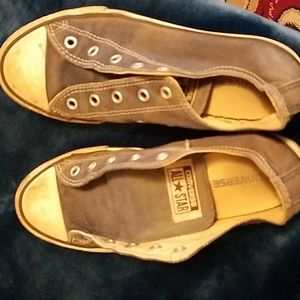 Converse pre-owned youth tennis shoes size 3